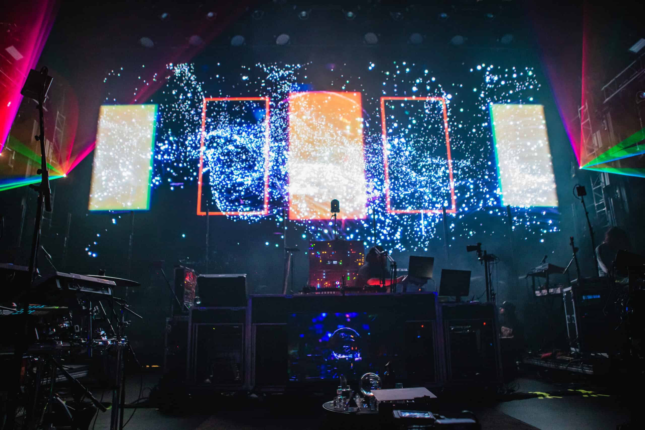Searchlight Swirling: Pretty Lights' Soundship Spacesystem